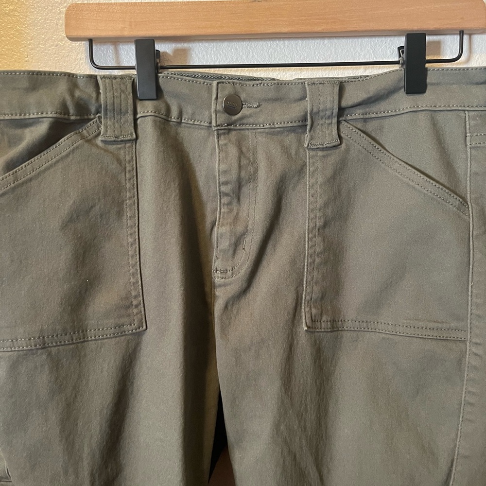Skinny Olive Cargo Pants - Picture 3 of 5